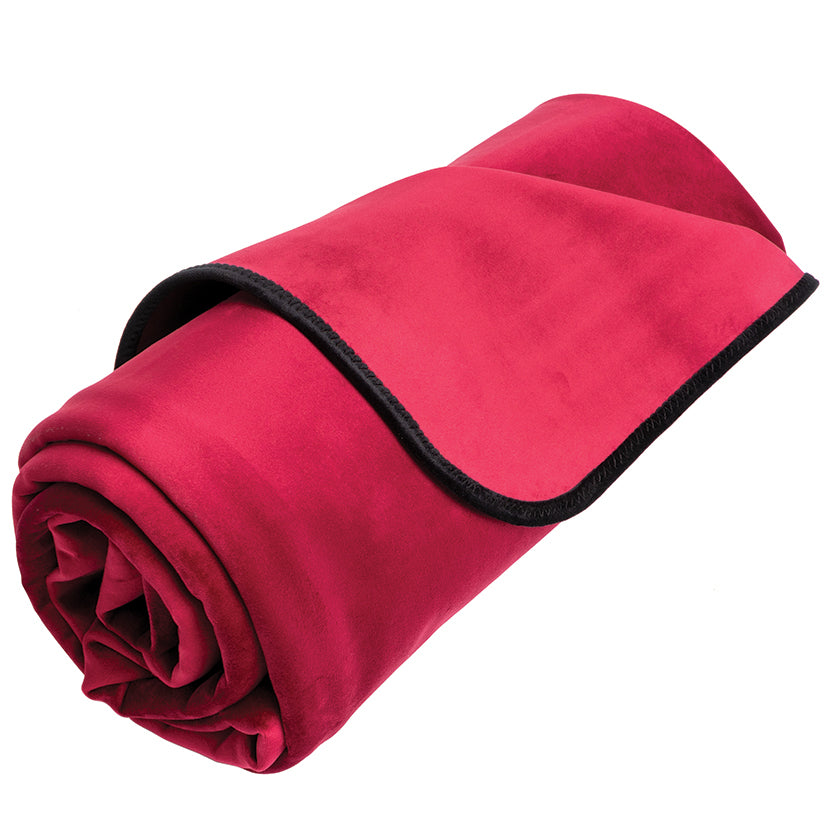 Liberator Fascinator Travel Throw – Velvish Merlot